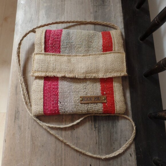 Made in Peru Burlap crossbody NWOT IOIQU Brand with long straps - Picture 6 of 9